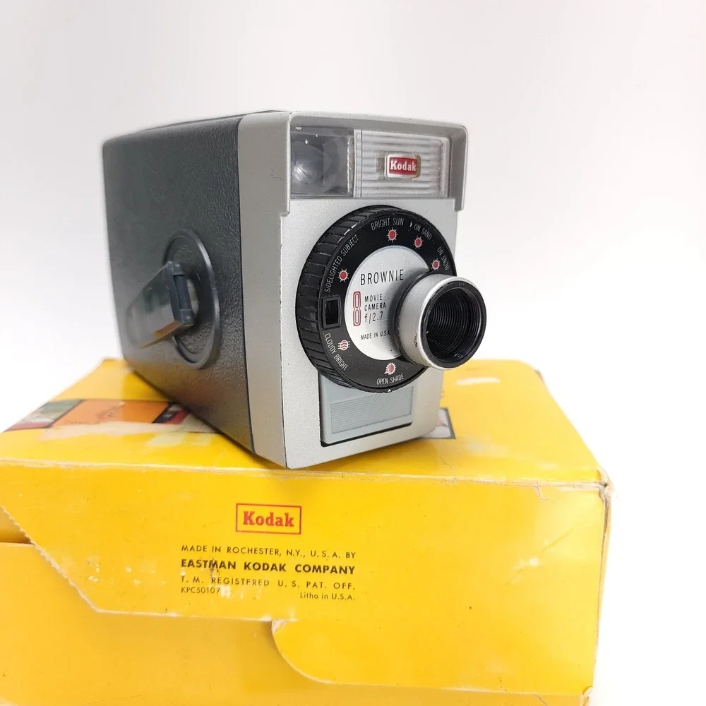 Vintage Kodak Brownie Movie Camera 8mm Film‎ Turret F/2.7 WORKING
